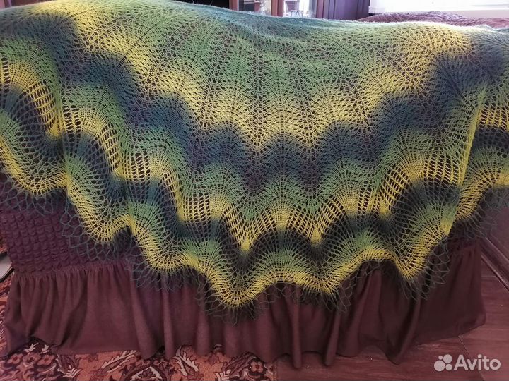 Шаль вязаная (ручная работа) из шерсти