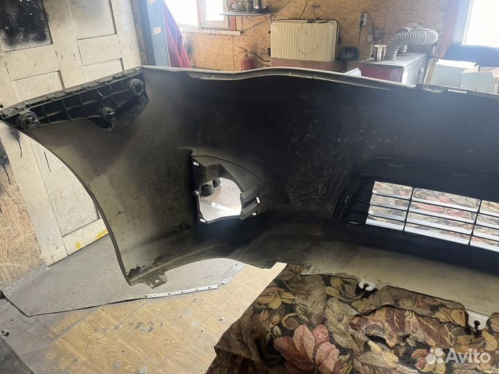 Передний бампер Toyota Corolla Fielder