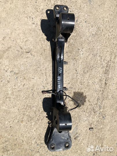 Балка продольная под двс. Nissan cefiro a33