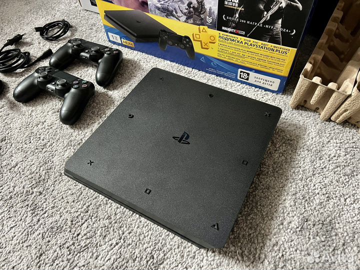 PlayStation 4 Slim 1Tb (как новая)