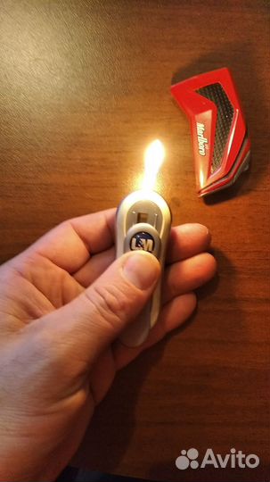 Зажигалки Мальборо и LM