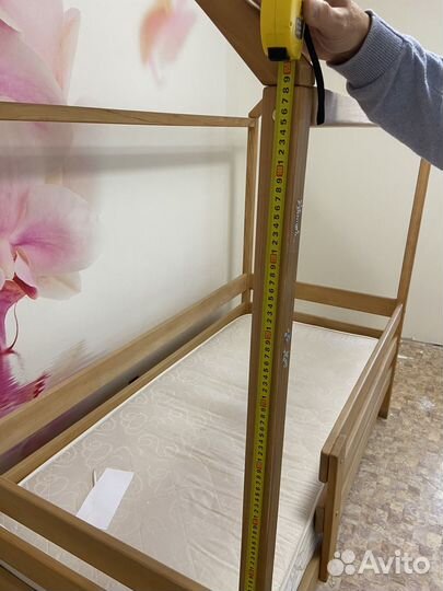 Кровать домик из бука