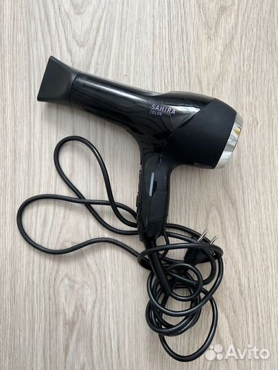 Фен Wella Sahira Color
