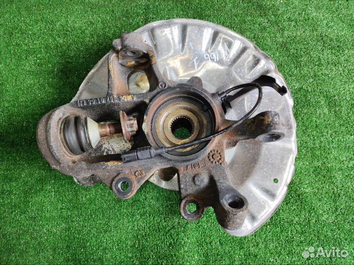 Кулак задний левый Mercedes-Benz Gle-Class W166