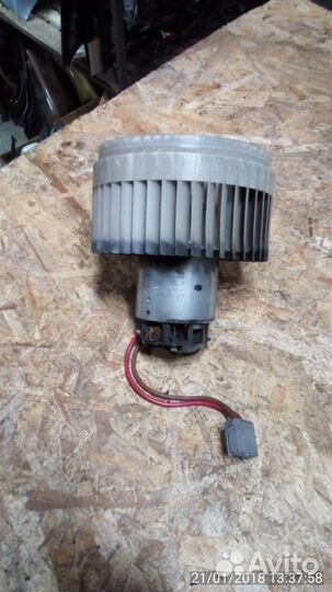 Вольво S80 вентилятор печки XC90 XC70 31320393