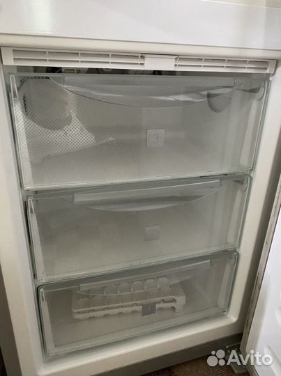 Полка стекло в морозильную камеру Liebherr