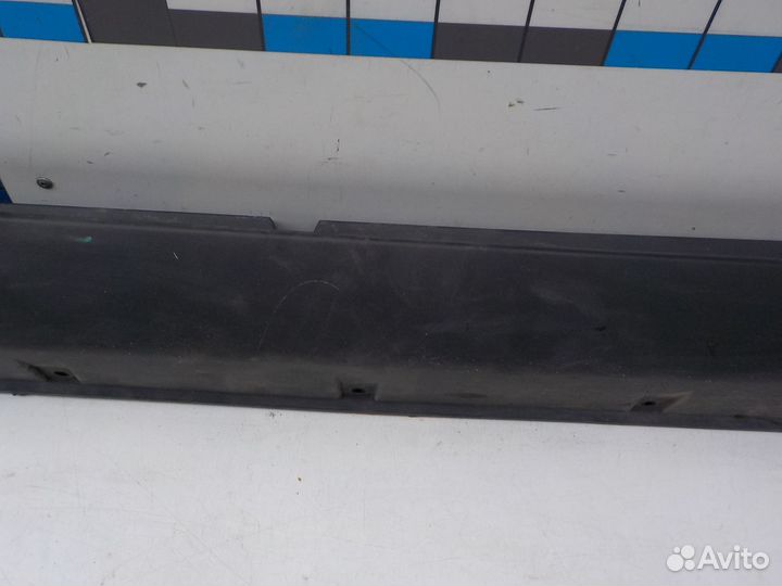 Накладка порога правого Kia Sorento 2009