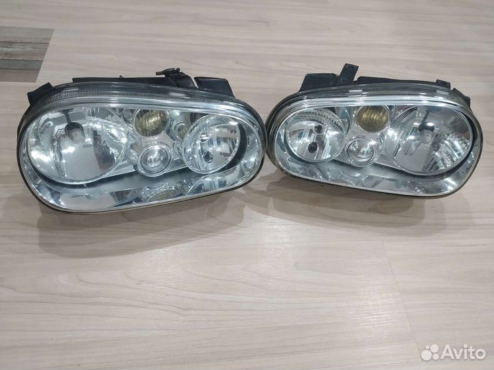 Фары Volkswagen Golf 4