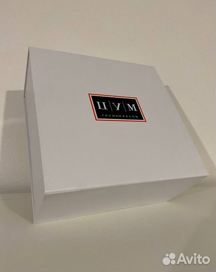 Фирменная коробка цум на магнитах (оригинал)