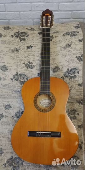 Акустическая гитара