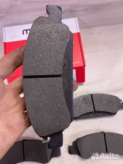 Колодки тормозные передние Cadillac Escalade 06-14