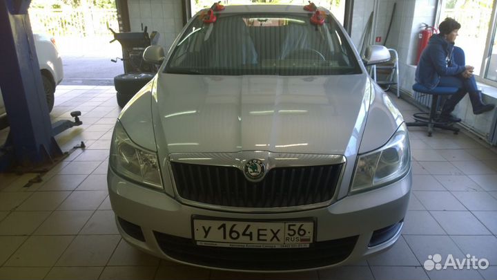 Лобовое стекло skoda octavia (A5) с молдингом