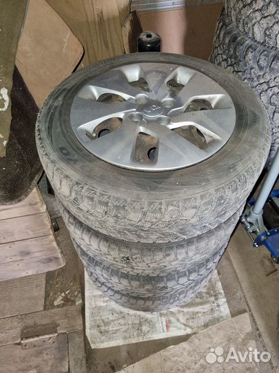 Шины зимние шипованные на стальных дисках б/у