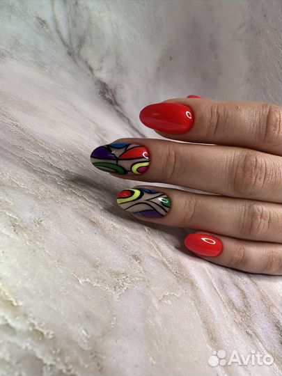 Маникюр и педикюр