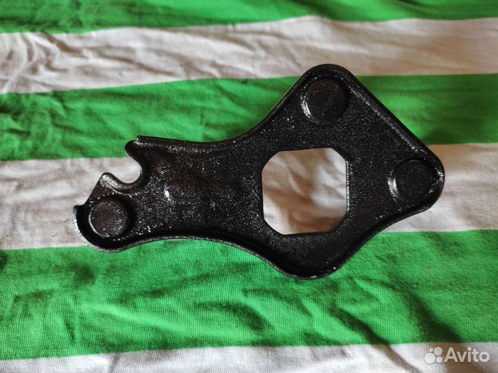 416101R100 Кронштейн главного цилиндра сцепления H