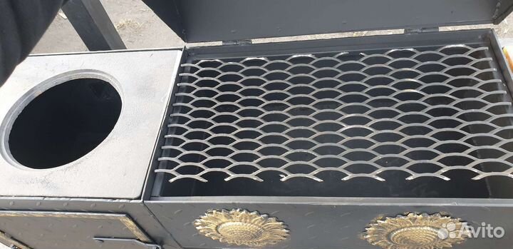 Мангал с печью под казан и двухуровневой крышей