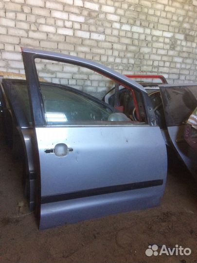 Дверь передняя правая Volkswagen Sharan 1995-2009