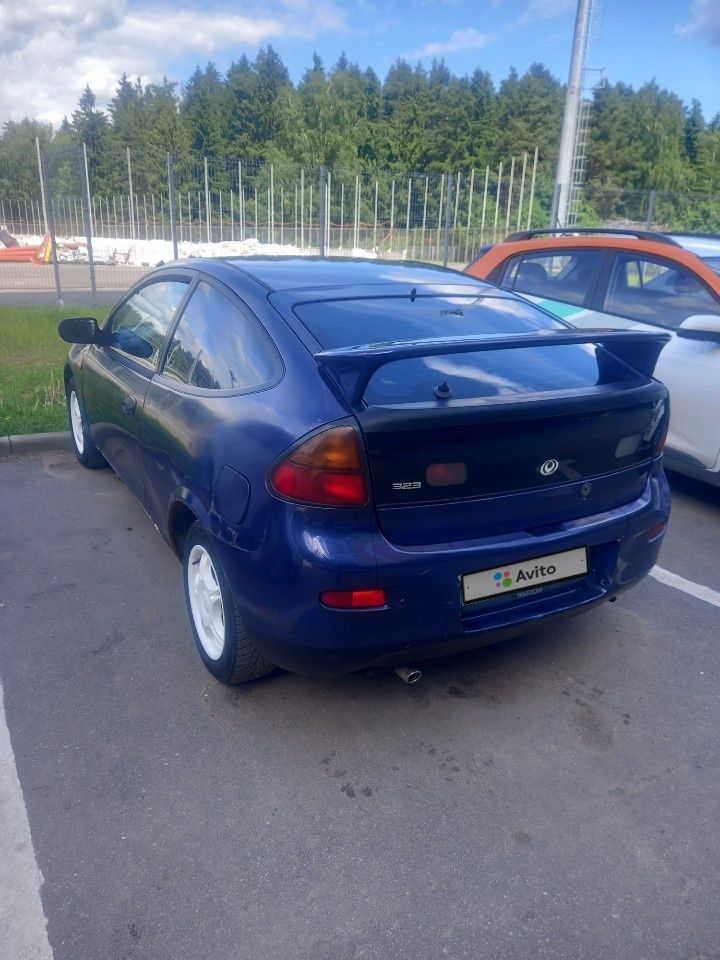 Mazda 323: фото владельца