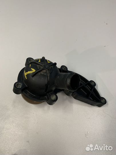 Корпус термостата Audi A6 C6 06E121111D