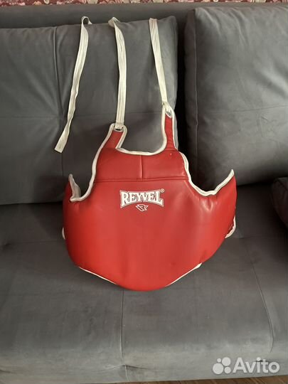 Защитный жилет для единоборств