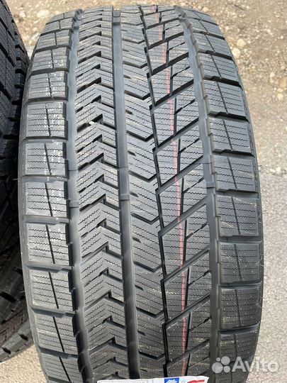 Unistar Ice Protection 285/40 R22 110H