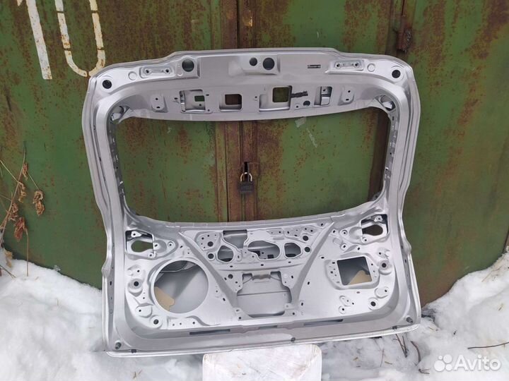 Крышка багажника lexus NX 200