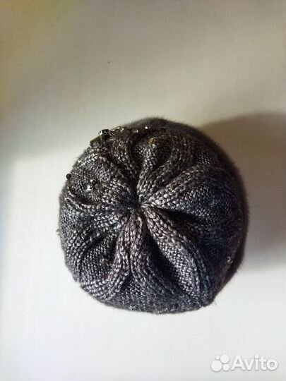 Новая шапка с оборкой из норки