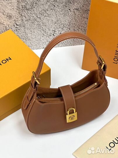 Сумка Louis Vuitton Low Key