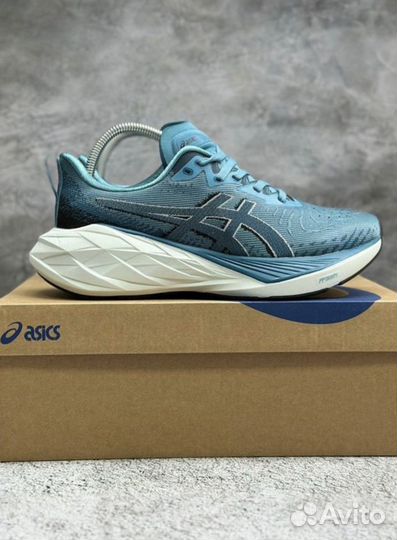 Кроссовки беговые Asics Novablast 4