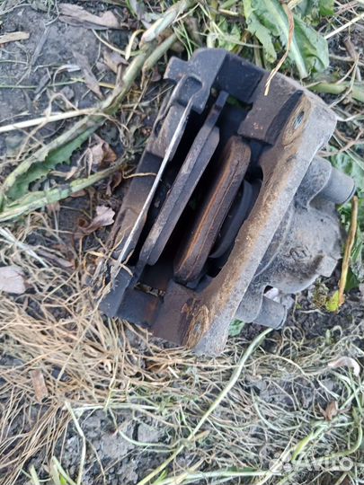 Тормозные суппорты и диски Renault Laguna 3