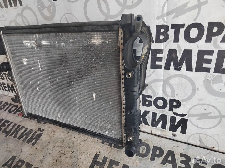 Радиатора охлаждения Mercedes W220