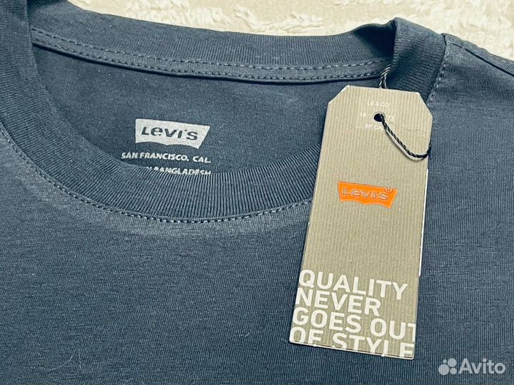 Футболка Levis