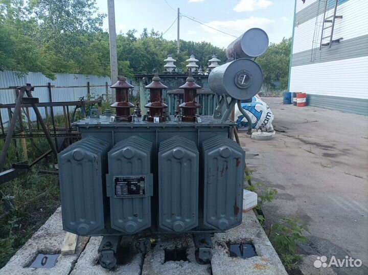 Трансформатор силовой масляный. Медный
