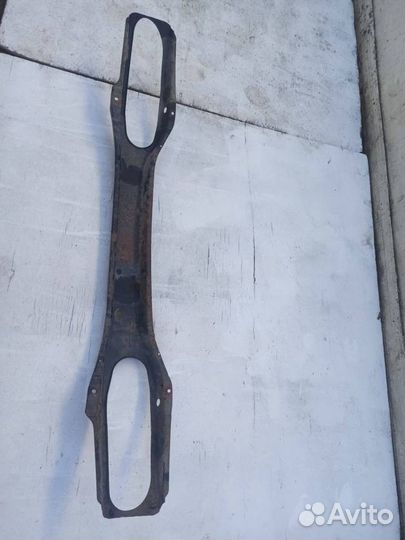 Усилитель переднего бампера Opel Omega B