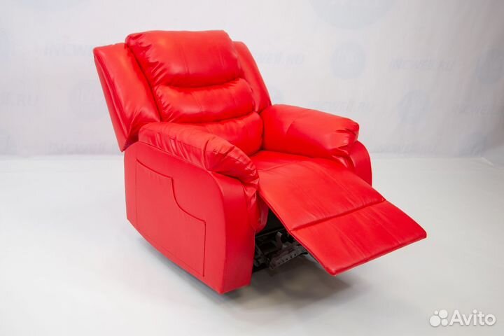 Кресло реклайнер в красном цвете