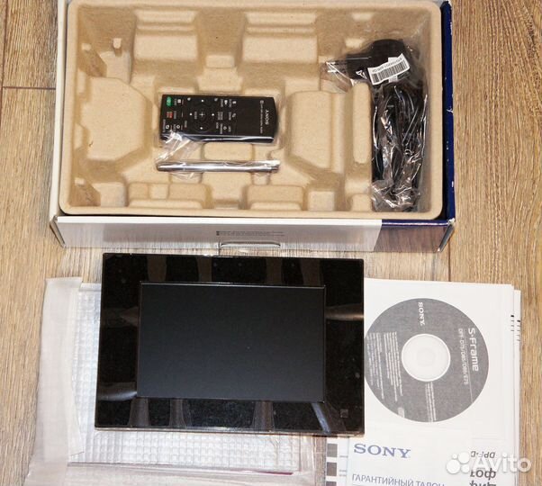 Цифровая фоторамка Sony DPF-E75 (Новая)