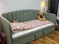 Детский диван кровать с бортиком и ящиками