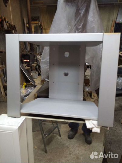 Полка под т/в