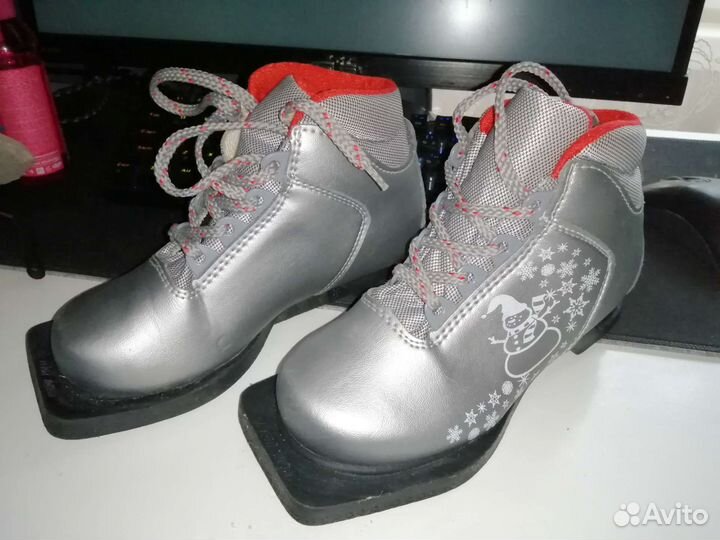 Лыжные ботинки