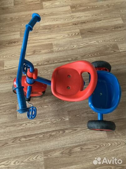 Трехколесный велосипед