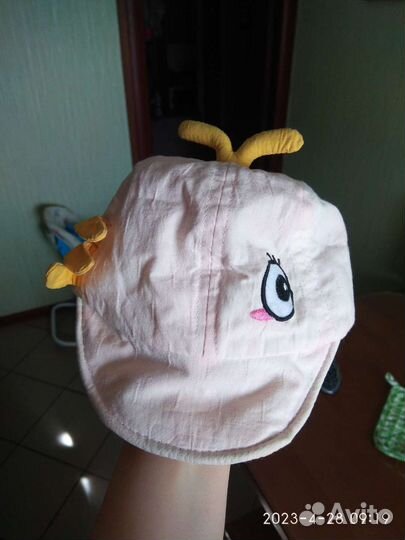 Кепка,шапочки на девочку