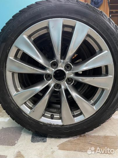 Goodyear UltraGrip Extreme 245/45 R18 96T