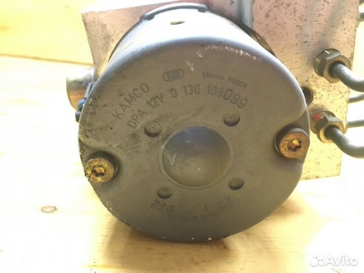 Блок ABS Nissan Bluebird QU14 QG18DE 2000