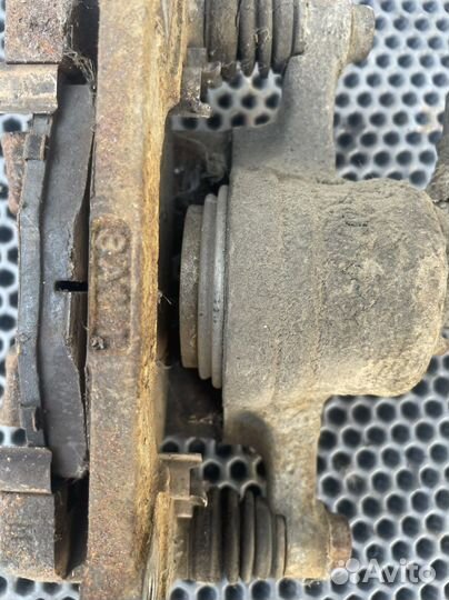 Суппорт передний левый Daewoo Matiz