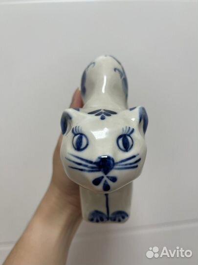 Гжель фигурки кошка и поросенок