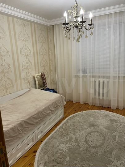 4-к. квартира, 90 м², 1/9 эт.