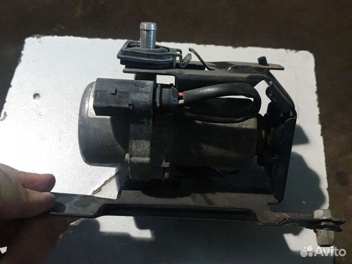 Вакуумный насос тормозной системы фольцваген ауди