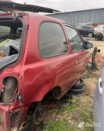 Задние крыло Nissan March k11