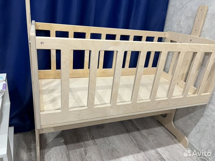 Кроватка для новорожденных