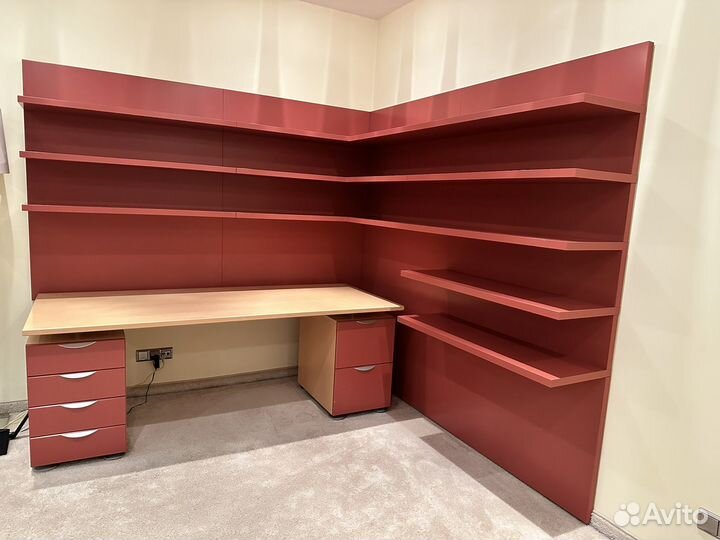 Рабочий уголок